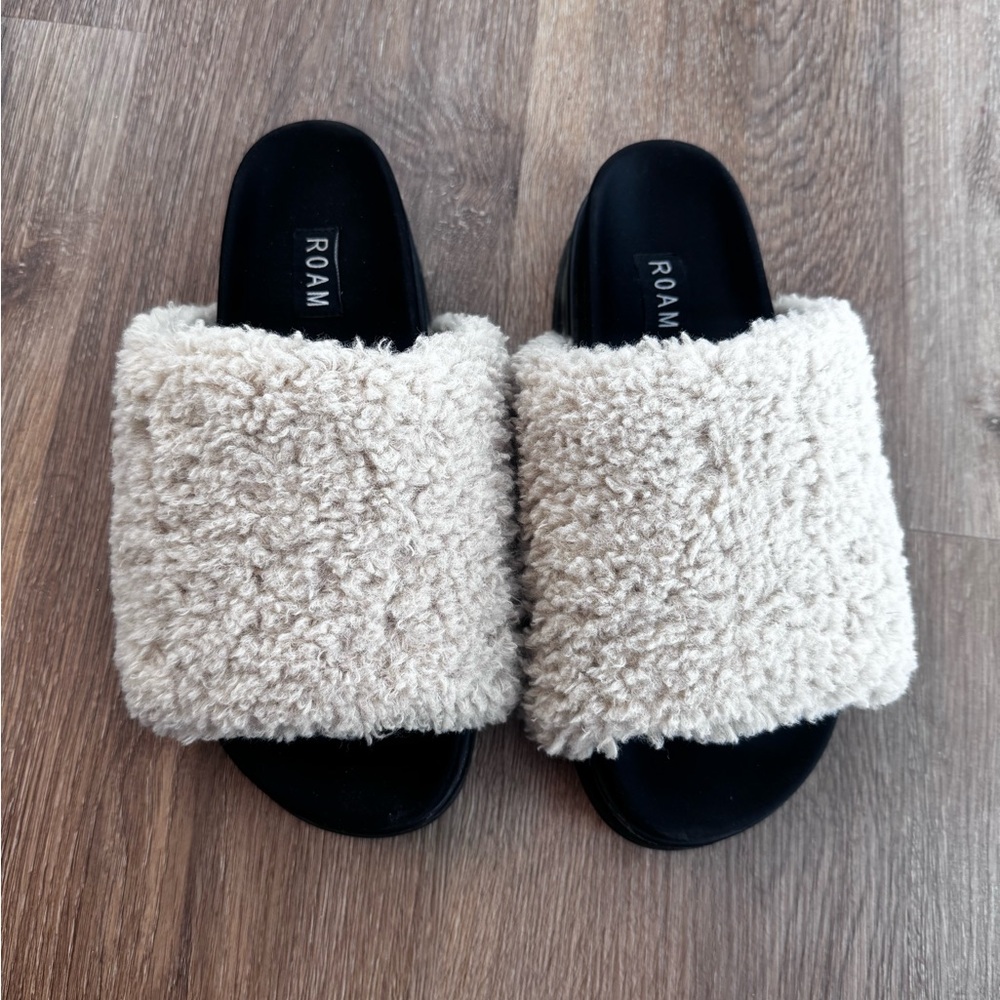 ROAM 8.5 Plush Cream Slide platform Sandals